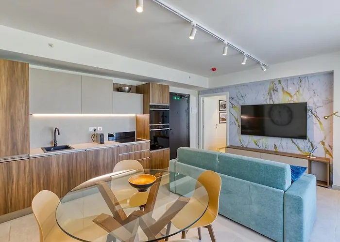 Luxury Mercury Suites With Pool