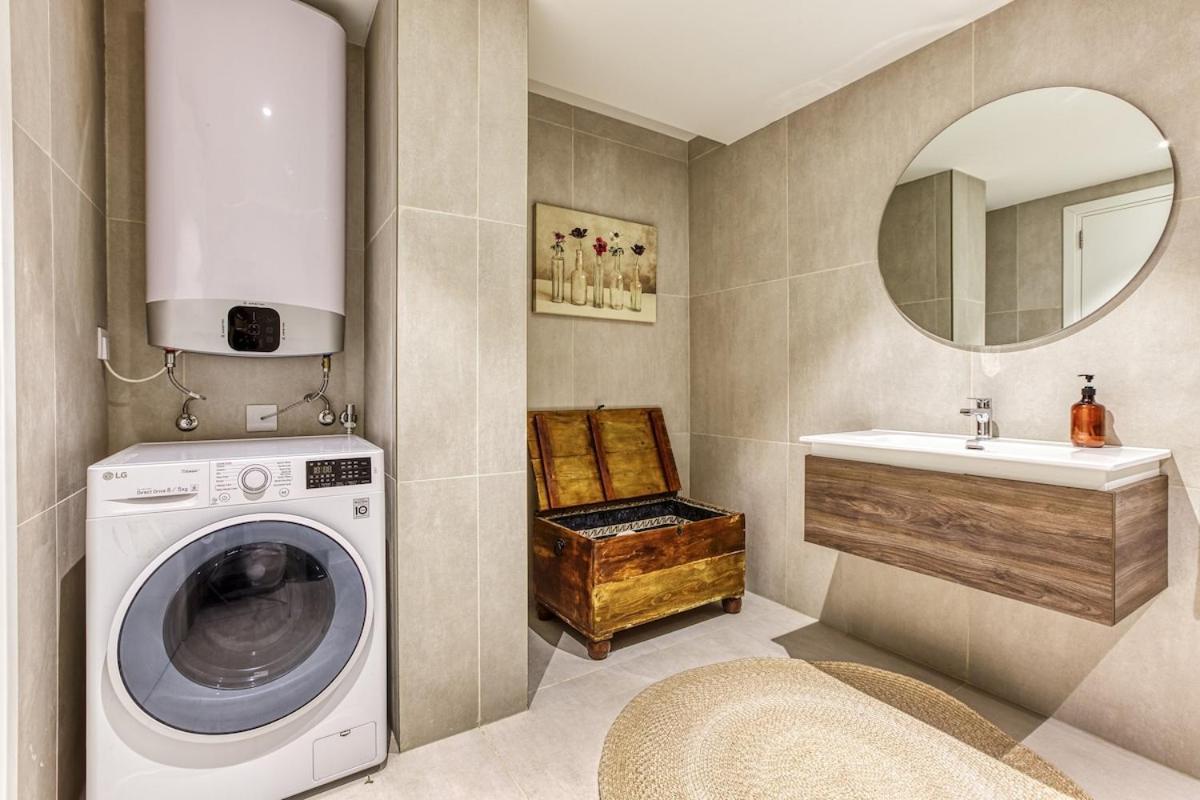 Luxury Mercury With Pool Apartment